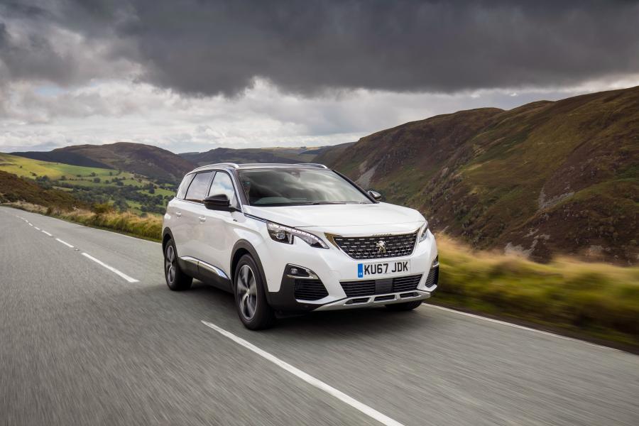  Peugeot 5008 GT Line 2017 года  (UK) (фото 27 из 30)